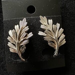 Sophisticated Silver Leaf-Shaped Earrings with Satin Finish
